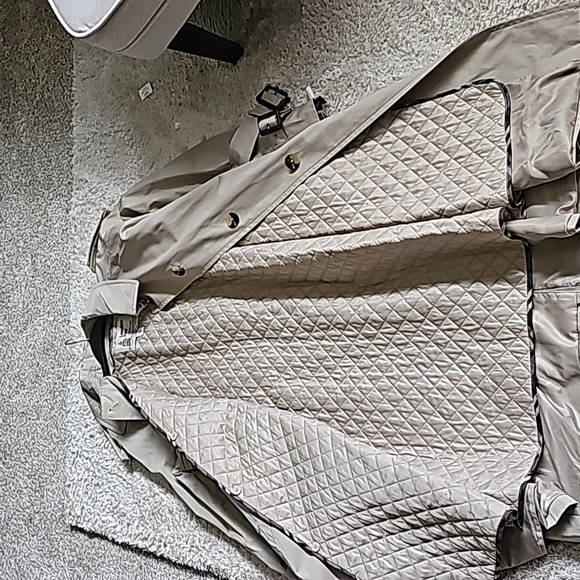 NEW London Fog Trench Coat. W/Removable Liner, Tan, XL - Picture 4 of 8